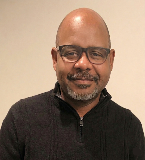 Louis Jones headshot